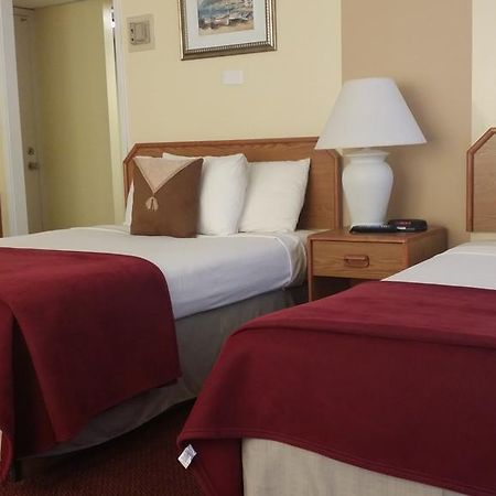 Seaspray Inn Beach Resort Palm Beach Shores Dış mekan fotoğraf