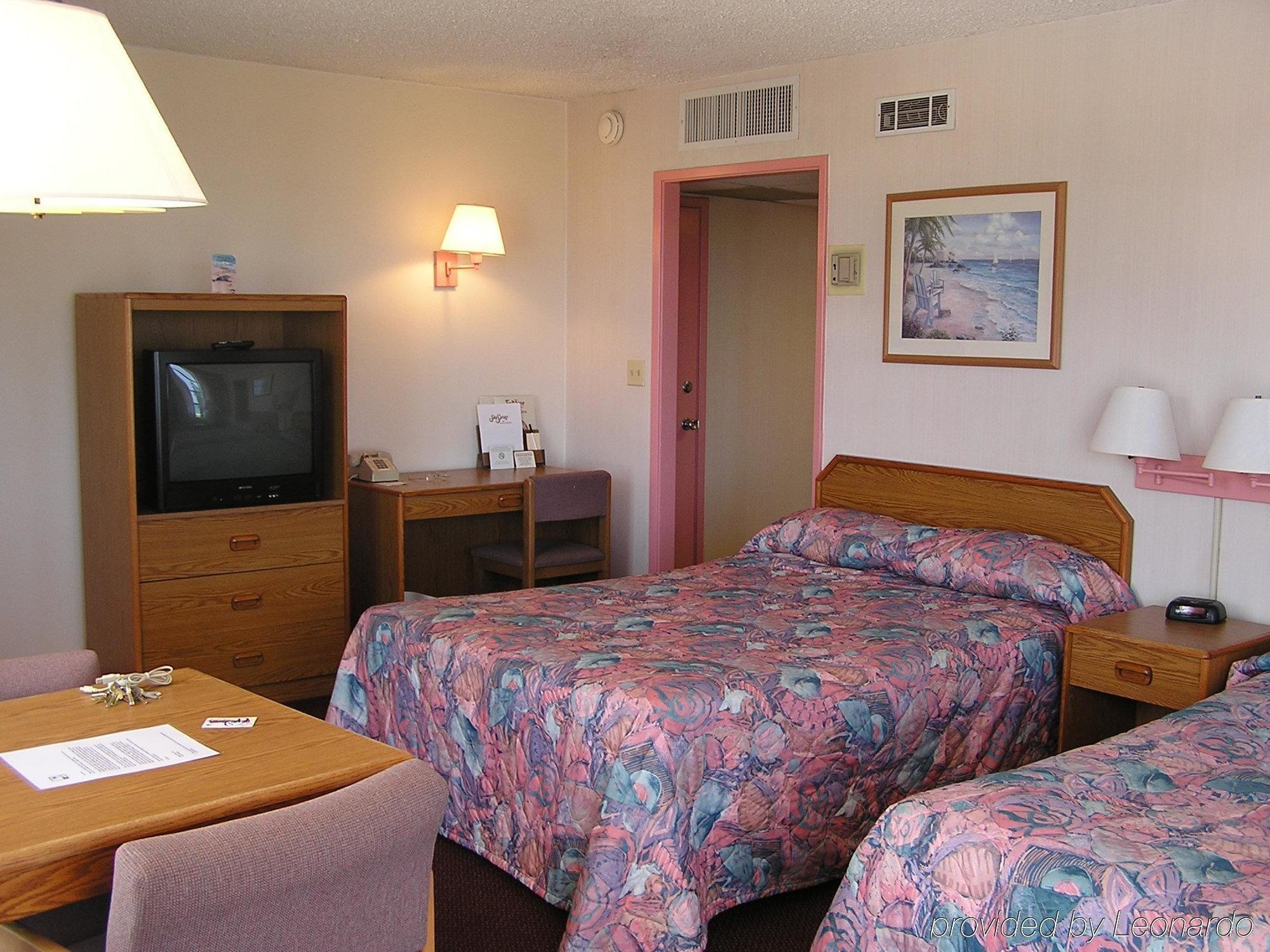 Seaspray Inn Beach Resort Palm Beach Shores Oda fotoğraf