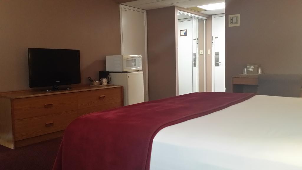 Seaspray Inn Beach Resort Palm Beach Shores Dış mekan fotoğraf