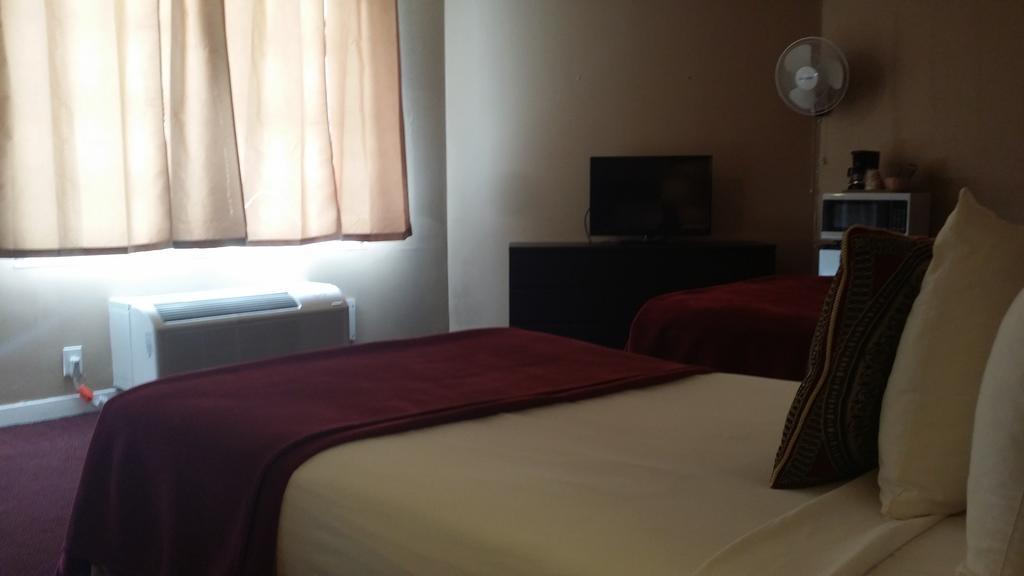 Seaspray Inn Beach Resort Palm Beach Shores Dış mekan fotoğraf