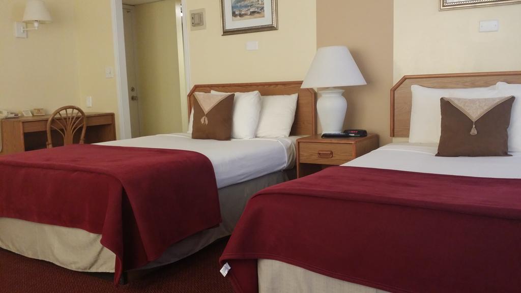 Seaspray Inn Beach Resort Palm Beach Shores Dış mekan fotoğraf