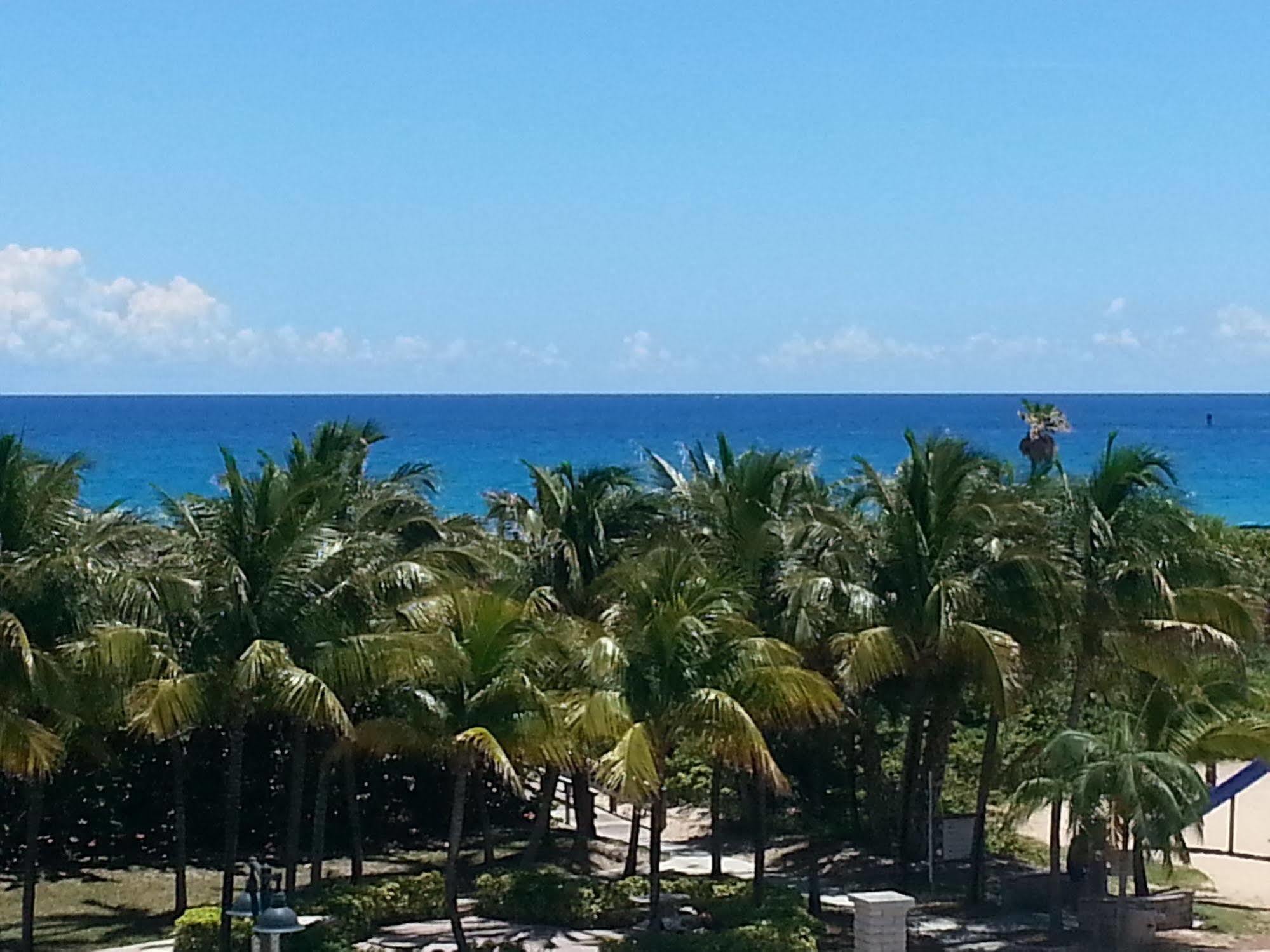 Seaspray Inn Beach Resort Palm Beach Shores Dış mekan fotoğraf