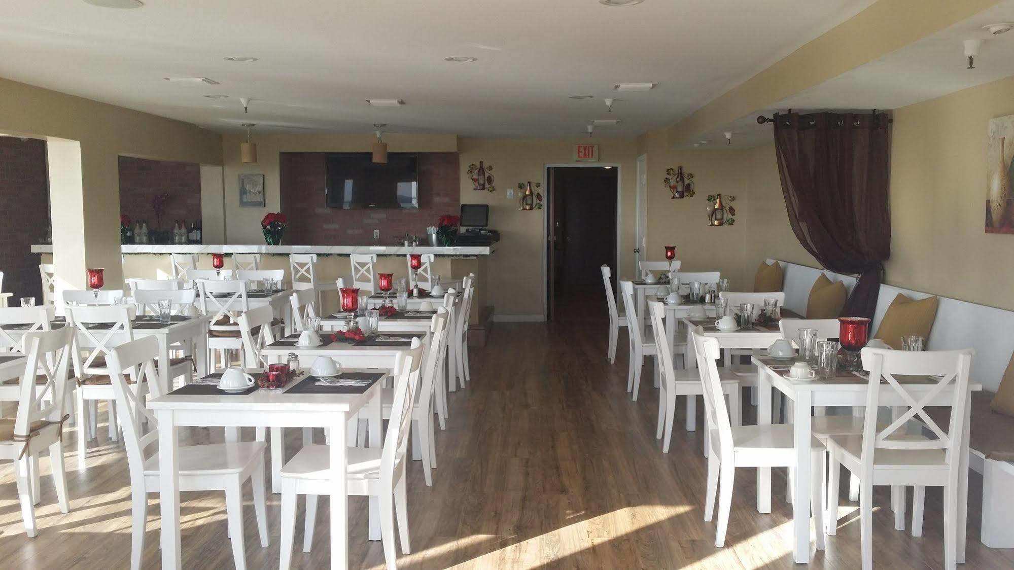Seaspray Inn Beach Resort Palm Beach Shores Dış mekan fotoğraf