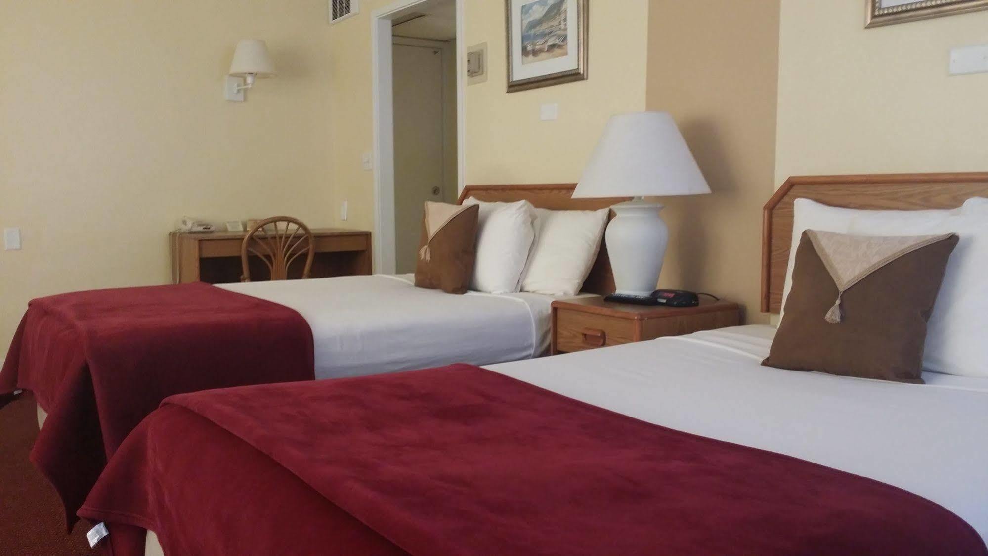 Seaspray Inn Beach Resort Palm Beach Shores Dış mekan fotoğraf