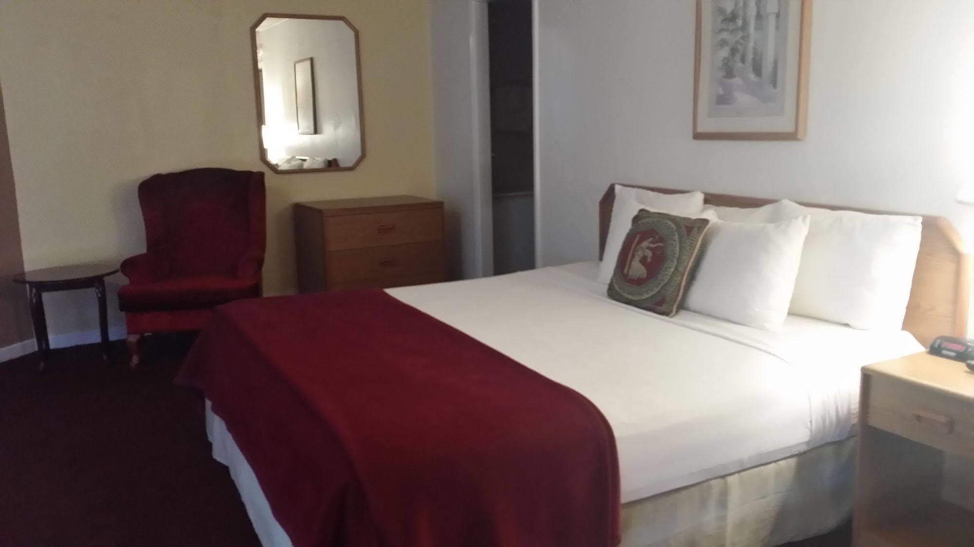 Seaspray Inn Beach Resort Palm Beach Shores Dış mekan fotoğraf
